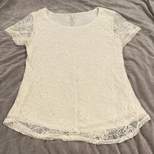 Leo & Nicole Cream Lace Short Sleeve Top
